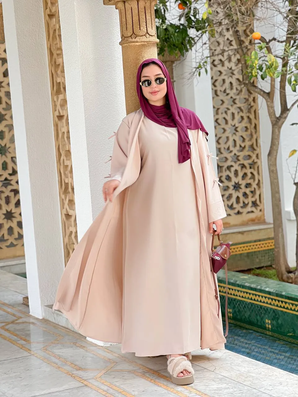 عباية راقية بتصميم عصري من قطعتين