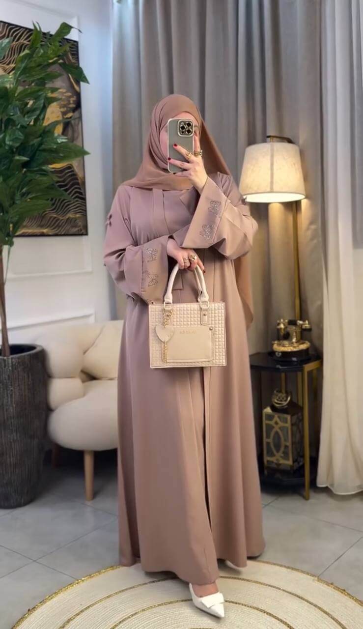عباية راقية بتصميم عصري من قطعتين